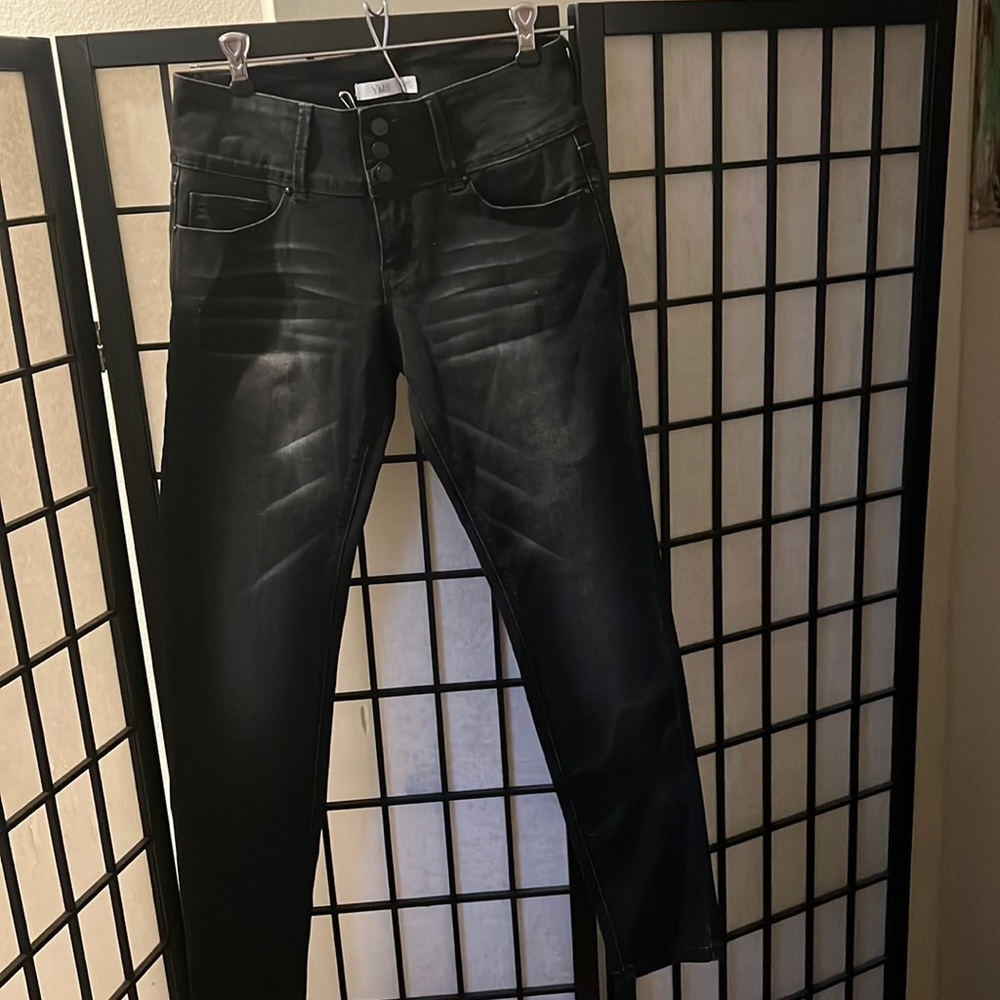 New high rise jeans missing tags